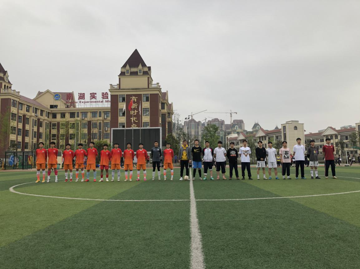 绿茵赛场   挥洒梦想