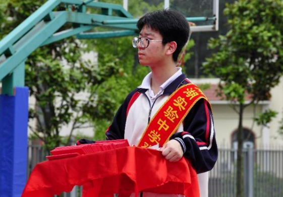 挥洒青春的汗水，展现我们的风彩 | 金年会金字招牌至上最美志愿者活动剪影